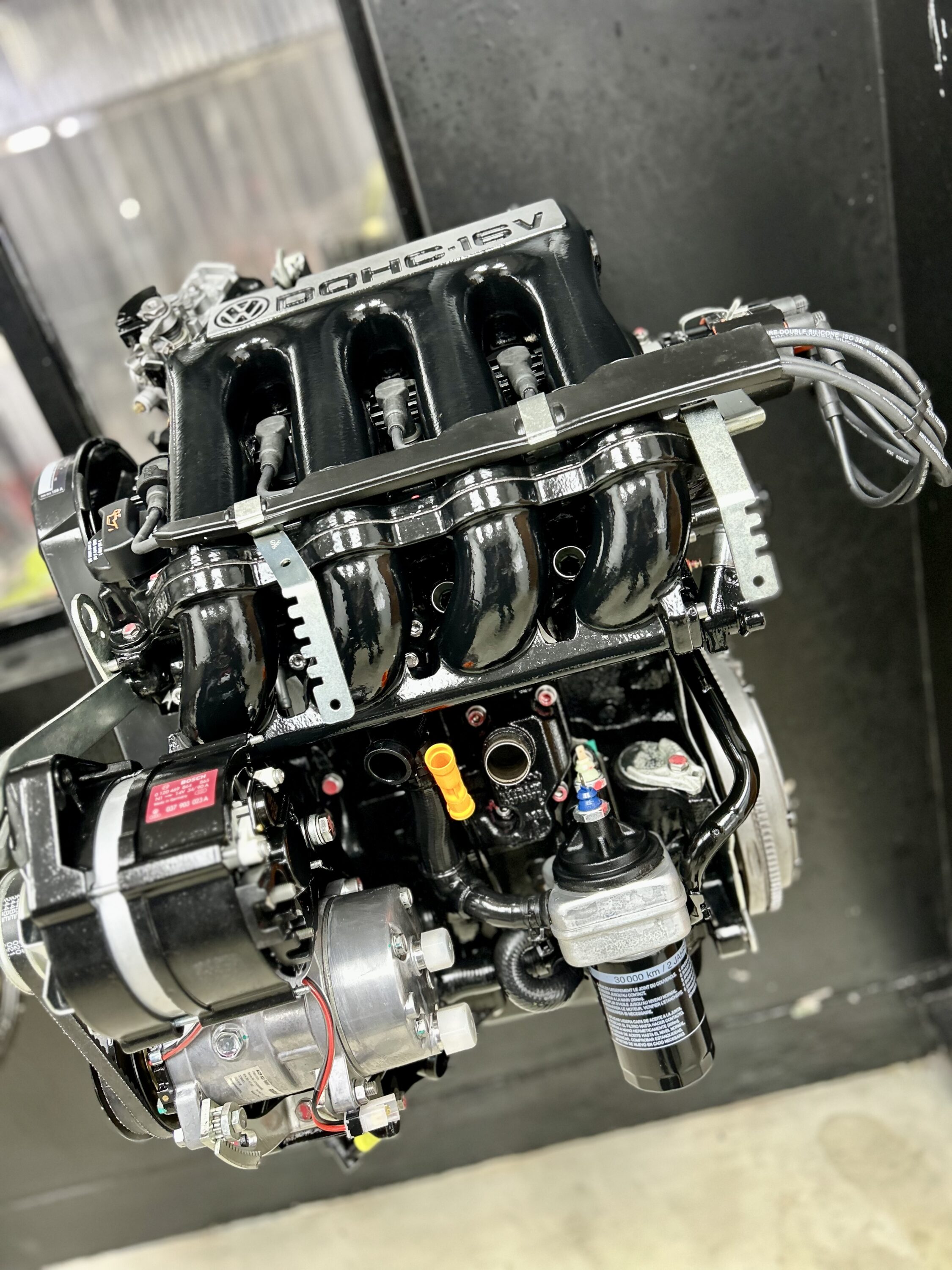 2.1 9A 16V engine — workshop photograph