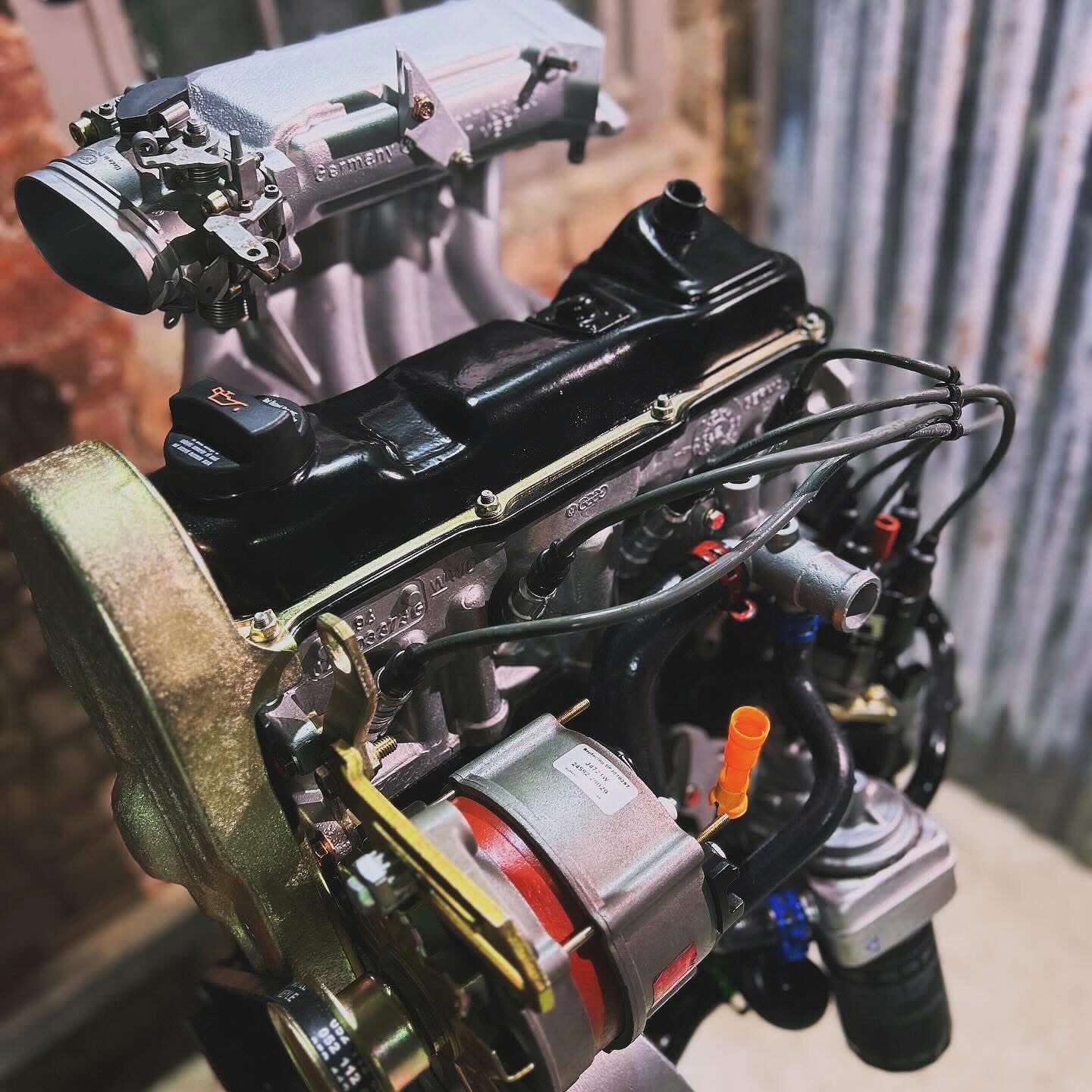 EV 1.8 8V engine — workshop photograph