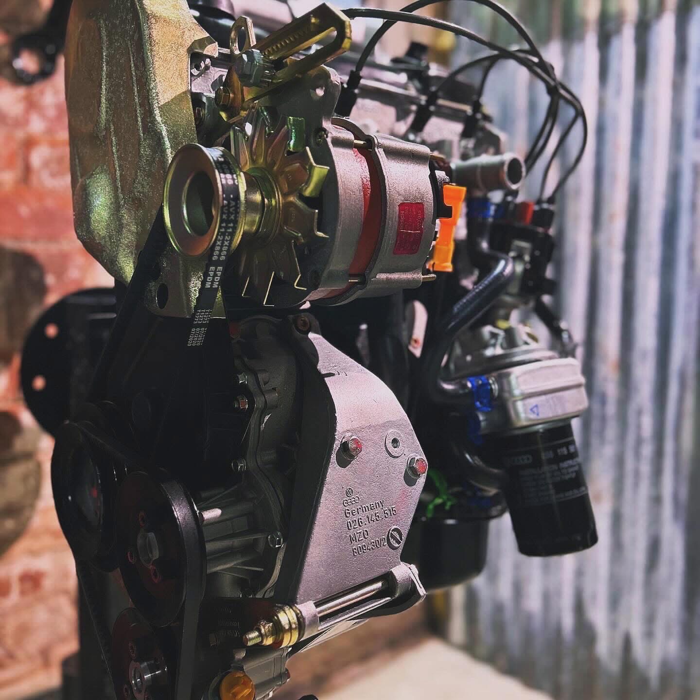 EV 1.8 8V engine — workshop photograph