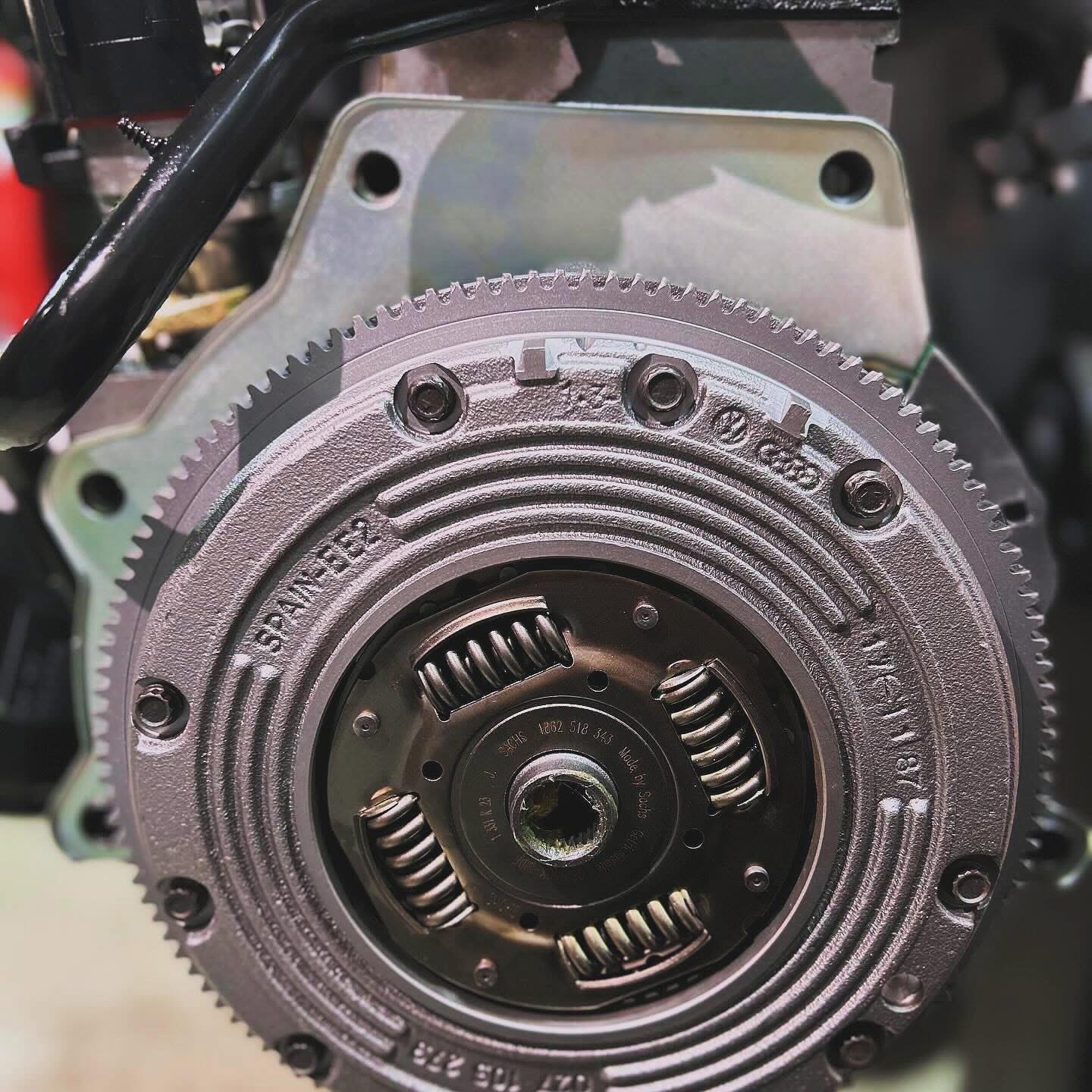 EV 1.8 8V engine — workshop photograph