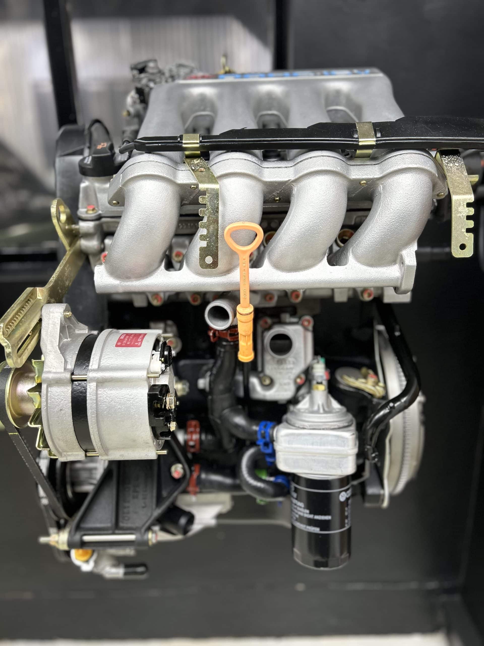1.8 KR 16V engine — workshop photograph