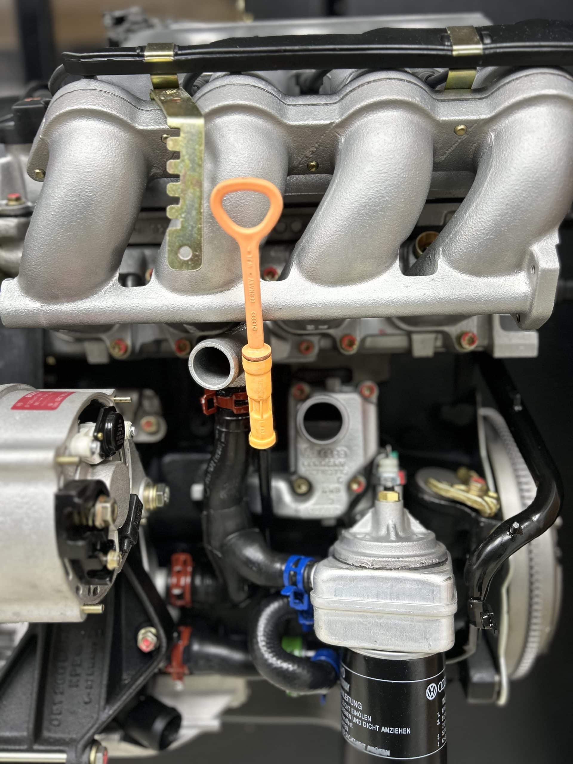 1.8 KR 16V engine — workshop photograph