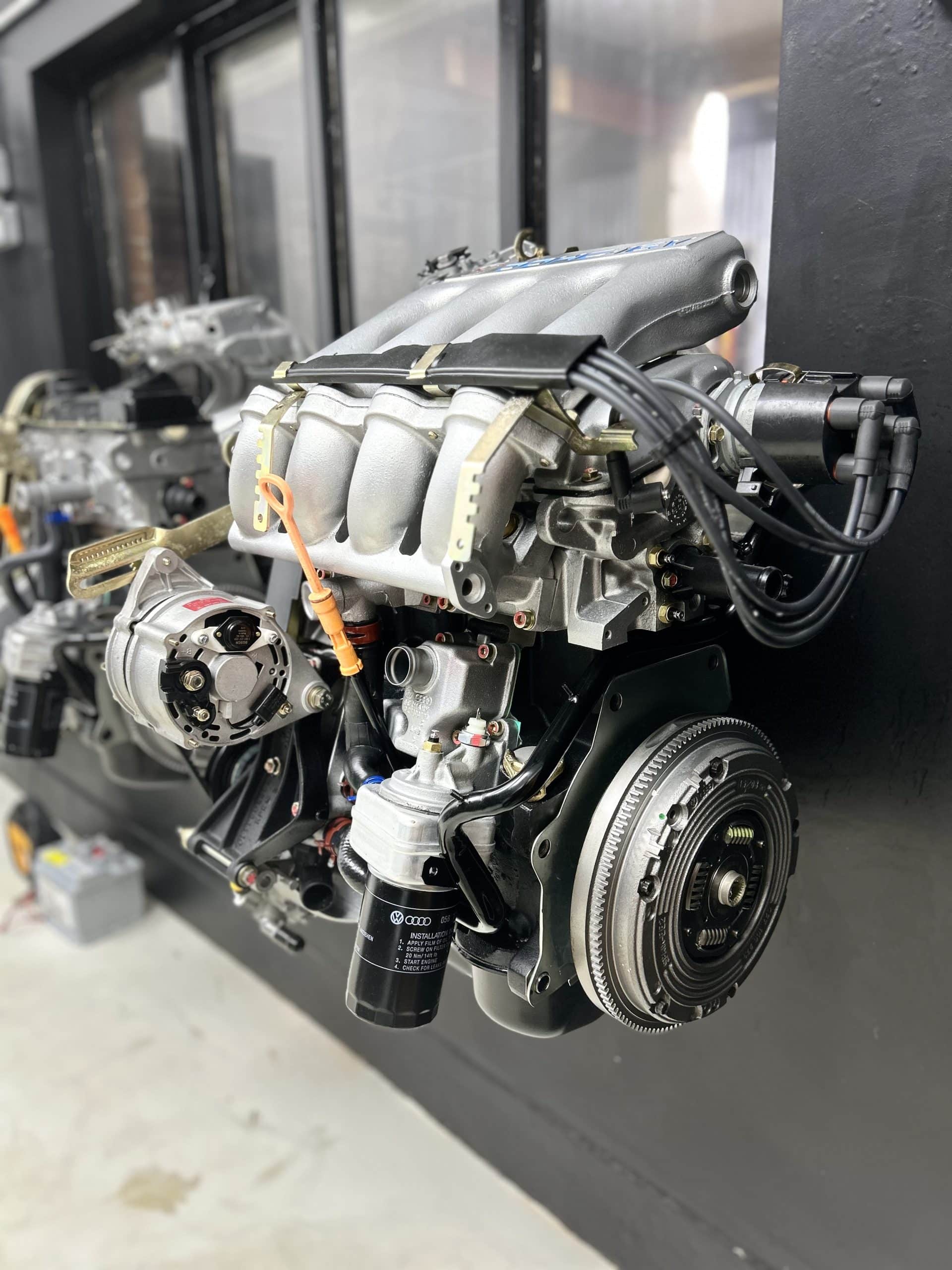 1.8 KR 16V engine — workshop photograph